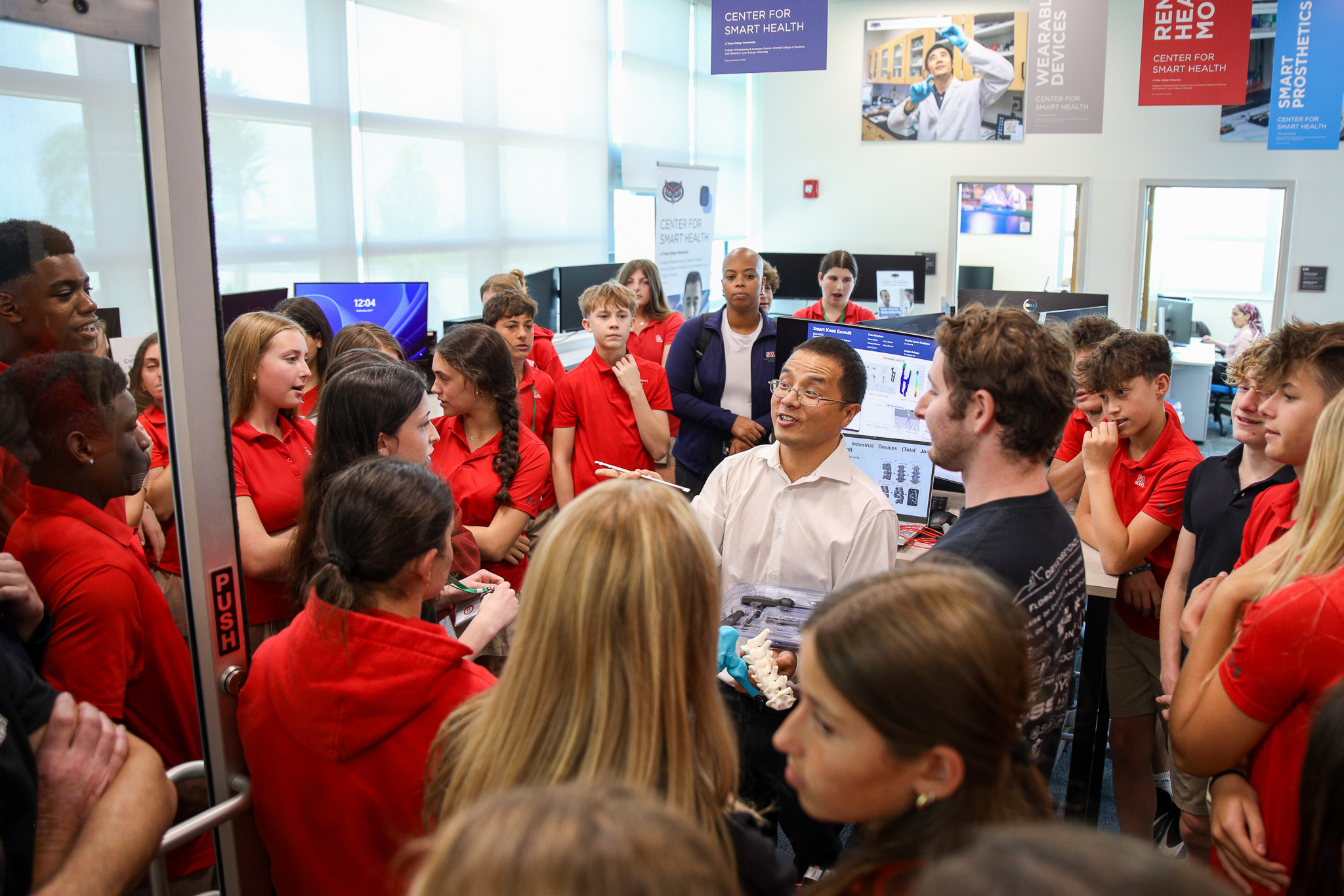 FAU Hosts Saint Andrew’s Students for Biomedical Engineering Lab Experience