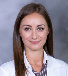 Headshot of Roxana Dragomir, M.D.